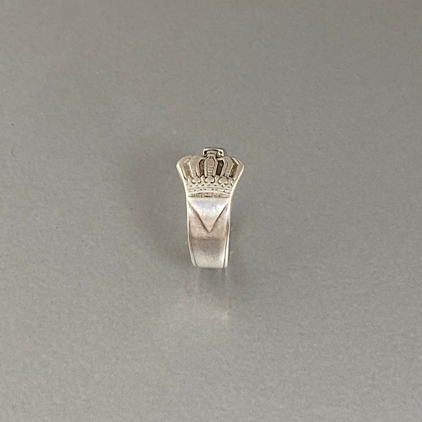 Crown ring