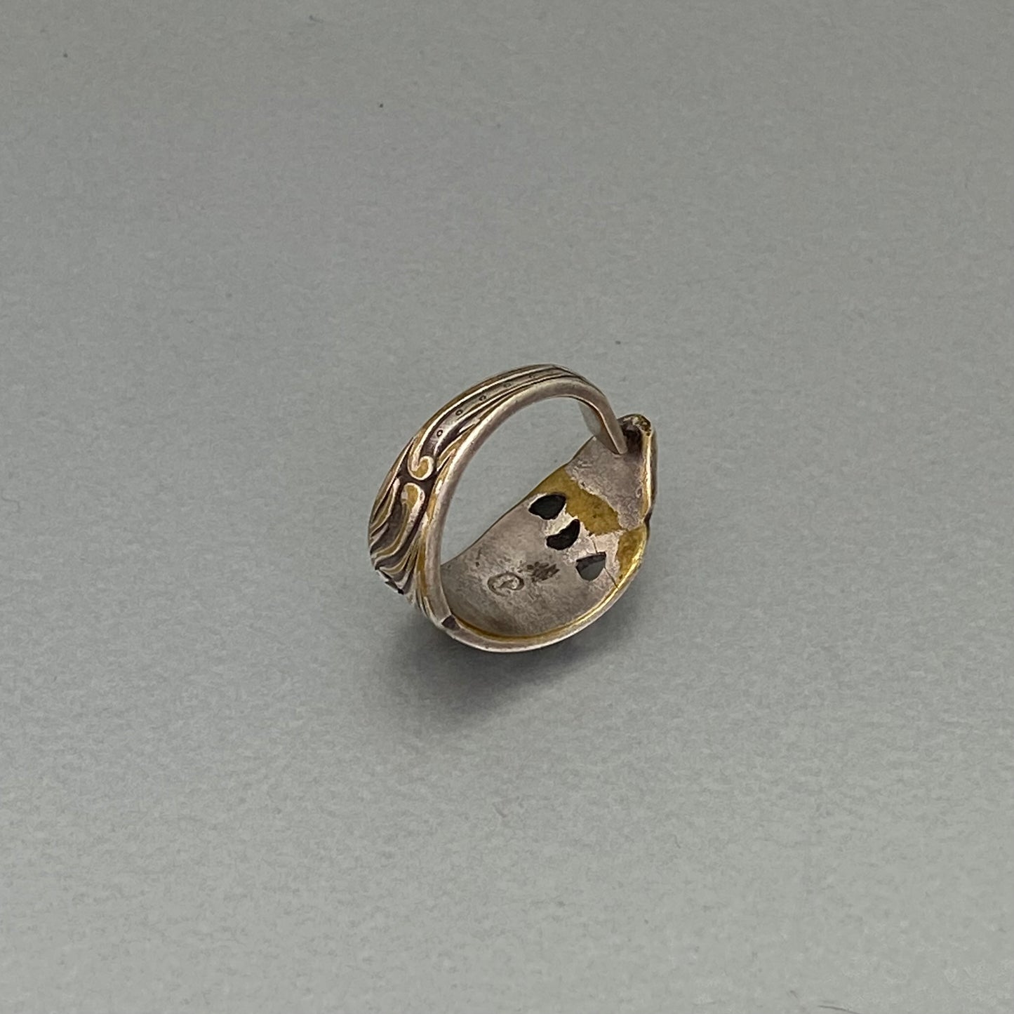 initial ring G open