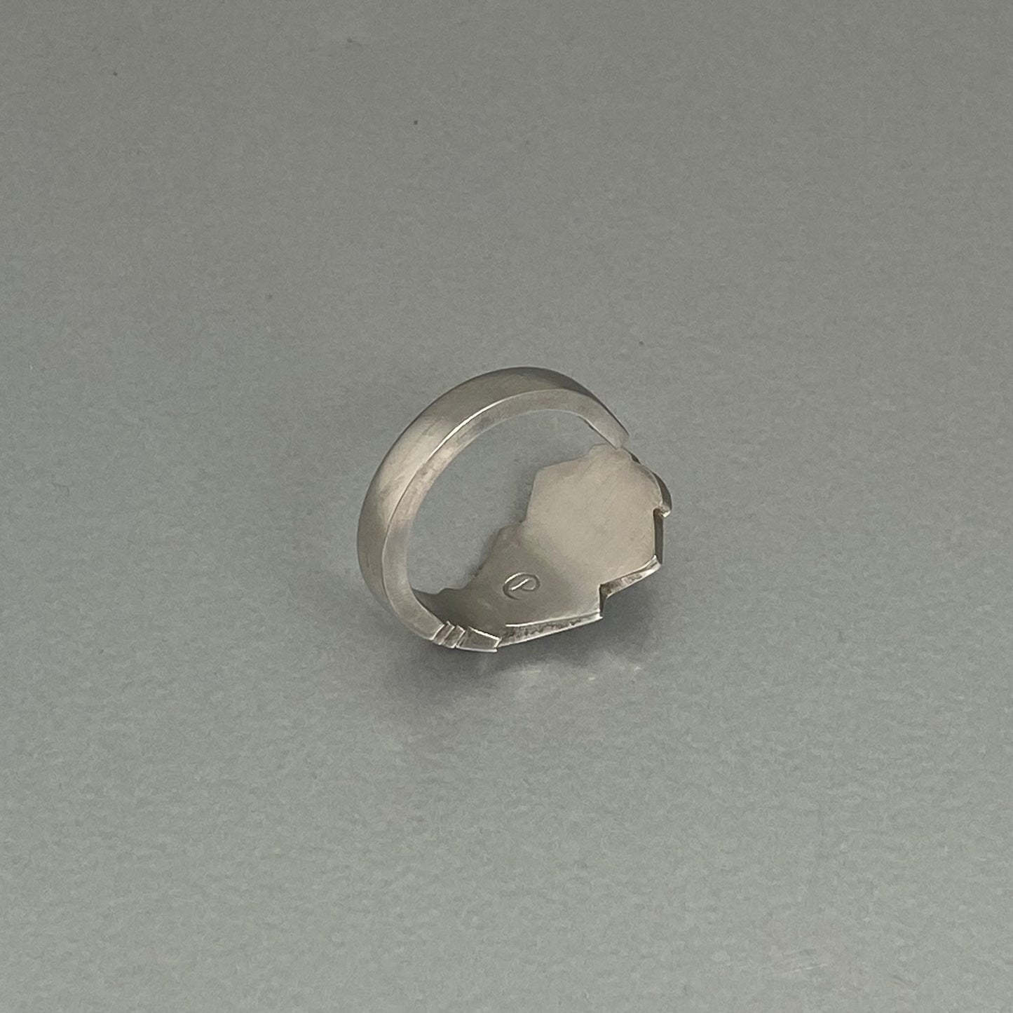 Initial ring M uni