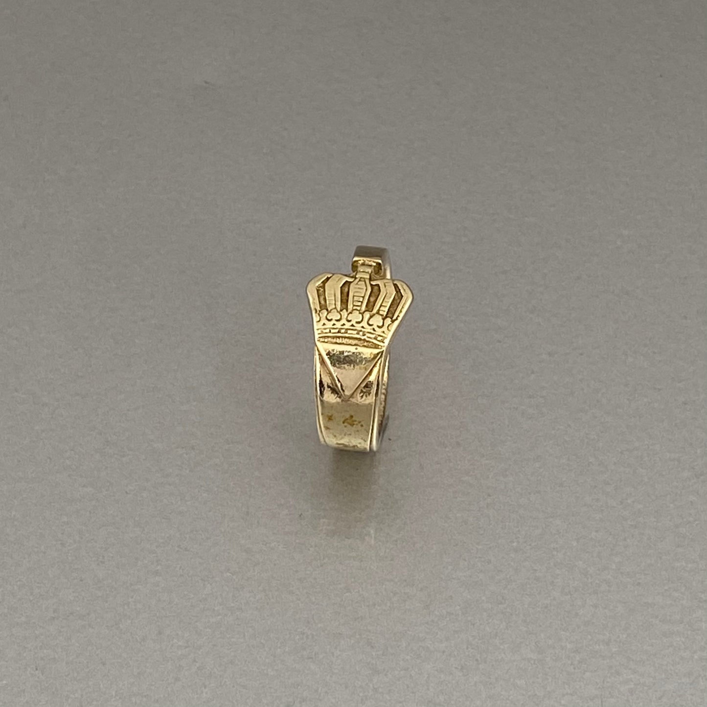 Crown ring