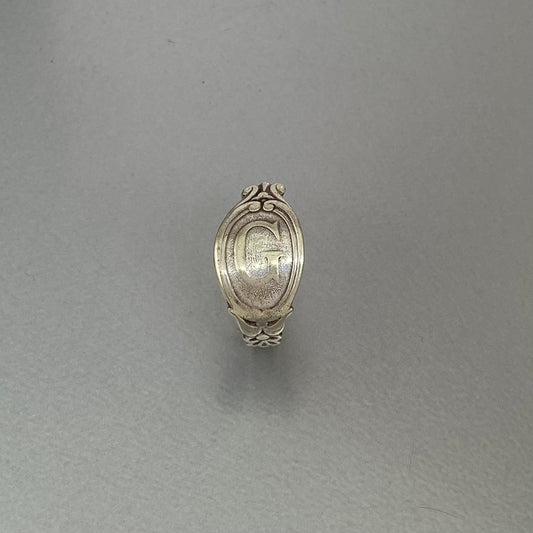 Initial ring G oval