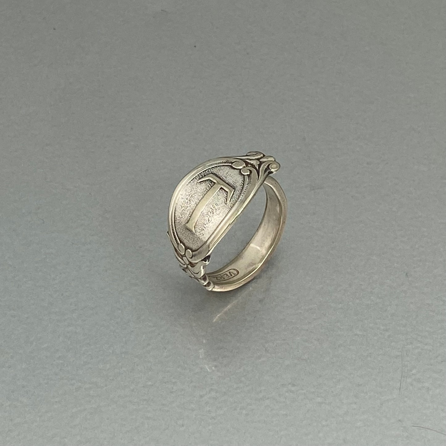 Initial ring T oval