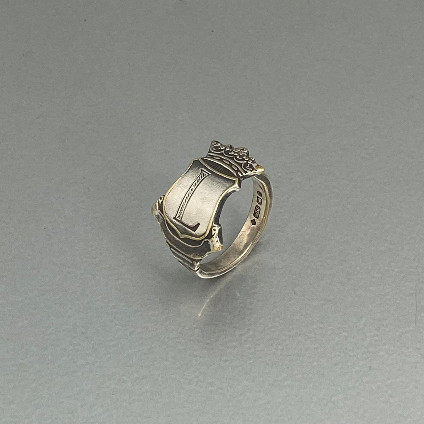 Initial ring L crown